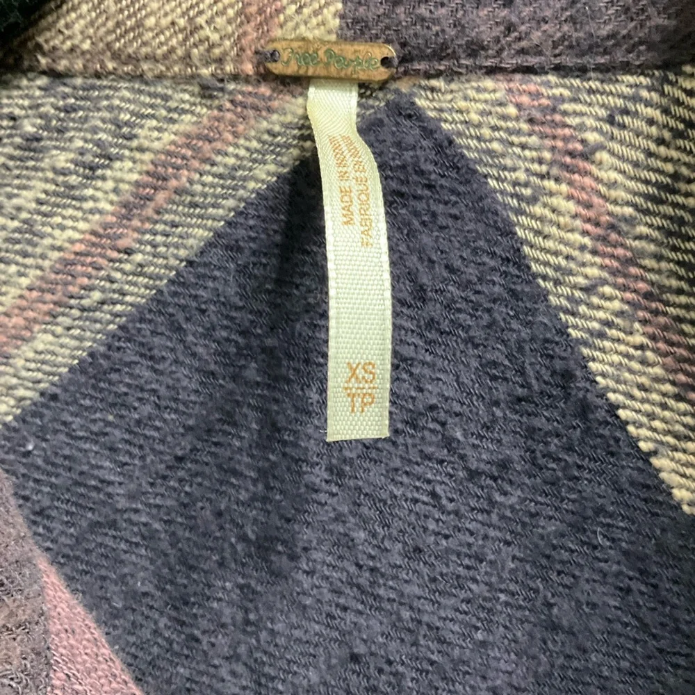 Free People‎ Women’s Plaid  oversized  Granola Girl Shirt Purple and Cream Sz XS